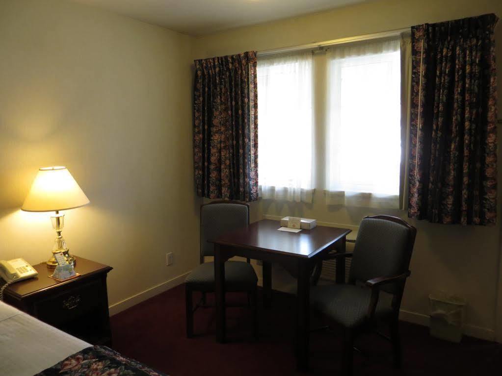Travelodge By Wyndham Redding Ca Zewnętrze zdjęcie